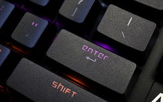 A keycap acima do Enter nem parece que é iluminada