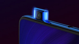 Redmi K20 e K20 Pro possuem câmera frontal no estilo pop-up de 20MP.