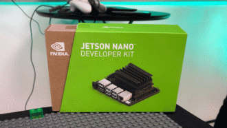 O Developer Kit é mais acessível e permite estudantes e aspirantes de tecnologia a criarem seu próprio sistema de IA.