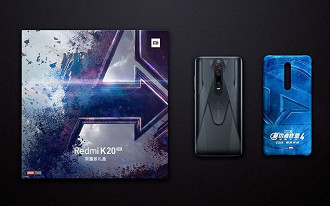 Redmi K20 Pro Marvel Hero Limited Edition conta com design exclusivo da Marvel, além de caixa e capinha protetora com o logo dos heróis.