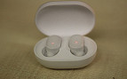 Mi Airdots 2 é mostrado por engano em fotografia de executivo da marca Mi Airdots 2 é mostrado por engano em fotografia de executivo da marca