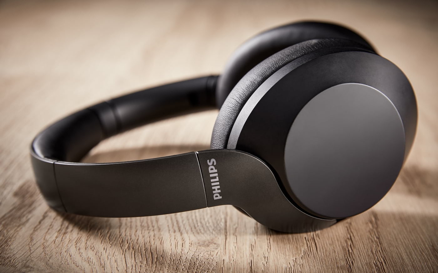 Philips lança novo headphone Bluetooth com cancelamento de ruido ativo