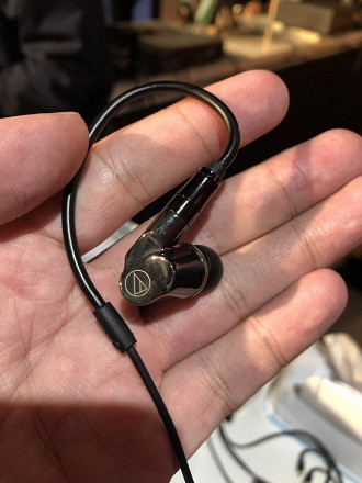 Audio Technica ATH-IEX1 Fonte: @eear_takuya (Twitter)