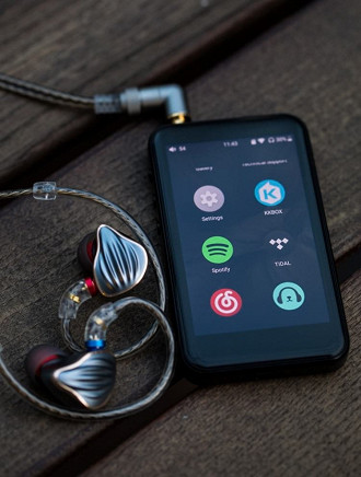 Digital Audio Player (DAP) FiiO M6 e fone de ouvido in-ear FiiO FH5. Fonte: soundnews
