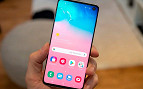 Samsung Galaxy S10 recebe atualização trazendo novos recursos para rivalizar com o Apple iPhone 11 Samsung Galaxy S10 recebe atualização trazendo novos recursos para rivalizar com o Apple iPhone 11