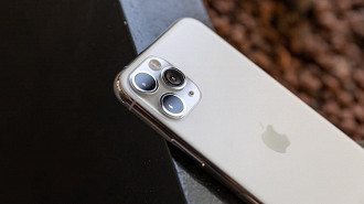 iPhone 11 Pro possui tela maior e é mais grosso que iPhone 8.