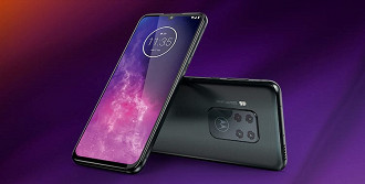 Motorola One Zoom