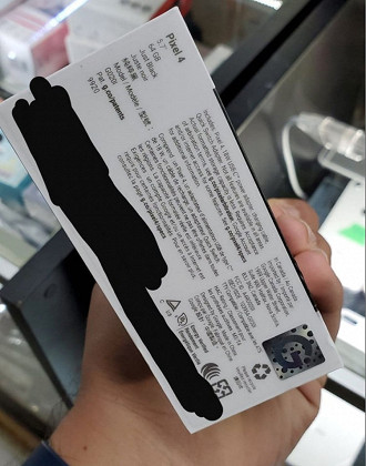 Imagem da caixa do Google Pixel 4 mostra que aparelho não vem com fone de ouvido.