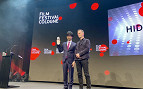 Hideo Kojima ganha seu primeiro Cologne Creative Award no Festival de Cinema de Colônia