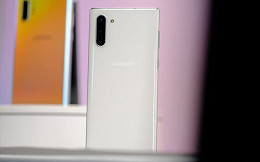 Galaxy S10 e Note 10 começam a receber atualização para corrigir falha no leitor de digitais Galaxy S10 e Note 10 começam a receber atualização para corrigir falha no leitor de digitais
