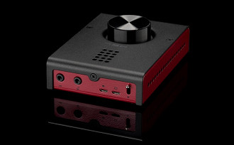 Traseira do Schiit Audio Hel. Fonte: Schiit Audio Traseira do Schiit Audio Hel. Fonte: Schiit Audio