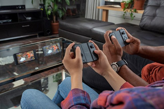 Estrutura para encaixar os controladores e jogar sem o smartphone no meio. Fonte: Razer Estrutura para encaixar os controladores e jogar sem o smartphone no meio. Fonte: Razer