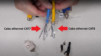 Diferenças físicas entre os cabos ethernet CAT7 e CAT8. Fonte:  Mike Faucher (YouTube)