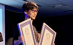 Hideo Kojima recebe dois recordes mundiais do Guiness que não é pelos seus jogos