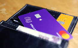Usuários Nubank estavam pagando a fatura do cartão com o próprio cartão, banco alerta uso indevido Usuários Nubank estavam pagando a fatura do cartão com o próprio cartão, banco alerta uso indevido