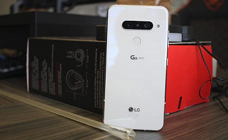 O LG G8s ThinQ tem três lentes disponíveis na traseira para o usuário explorar o melhor ângulo para suas fotos