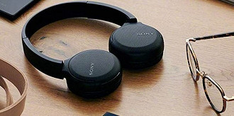 Fone supra-aural sem fio Bluetooth Sony WH-CH510. Fonte: nerdtechy Fone supra-aural sem fio Bluetooth Sony WH-CH510. Fonte: nerdtechy