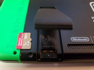 Nintendo Switch derretido pelo cartão micro SD. Fonte: Reddit