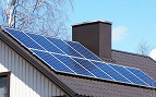 Aneel quer taxar energia gerada por painéis solares e inviabiliza a instalação