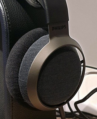 Headphone Philips Fidelio X3. Fonte: avmania.cz