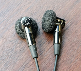 Earbud Audio Technica ATH-CM2000Ti . Fonte: Audio Technica