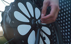 Startup Teebike promete transformar qualquer bicicleta em uma bicicleta elétrica