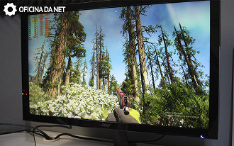 Far Cry New Dawn tem elementos bem coloridos que o monitor acaba por ressaltar ainda mais