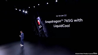 Mostrando o processador que estará no smartphone Xiaomi Mi 10 Lite 5G. Fonte: Xiaomi (YouTube)