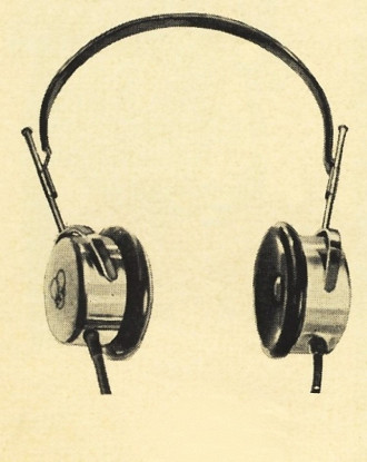 Primeiros headphones da AKG (1949). Fonte: hongparkblog