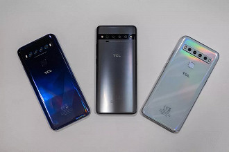Smartphones TCL 10. Fonte: The Verge (Por Dieter Bohn) Smartphones TCL 10. Fonte: The Verge (Por Dieter Bohn)