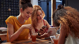 Nubank lança recurso Dividir Valor para compras coletivas de produtos e serviços