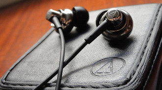 Fone de ouvido in-ear Audio Technica ATH-CKM99. Fonte: Vitor Valeri