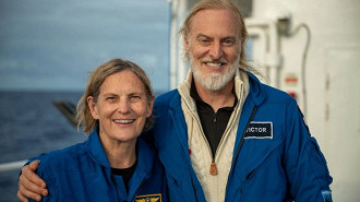 Kathy Dwyer Sullivan e Victor Vescovo após seu mergulho de 11Km no Challenger Deep. Fonte: Enrique Alvarez Kathy Dwyer Sullivan e Victor Vescovo após seu mergulho de 11Km no Challenger Deep. Fonte: Enrique Alvarez