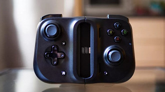 Gamepad Razer Kishi. Fonte: TheVerge (Cameron Faulkner)