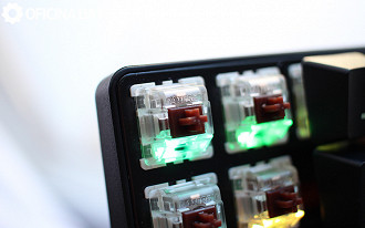 A utilização de switches Gateron é um ponto positivo