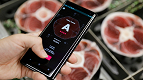 Rede de restaurantes no Japão está usando IA para avaliar cortes de atum