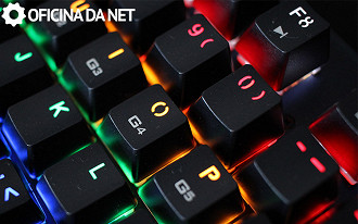 Funções secundárias são pintadas no topo das keycaps