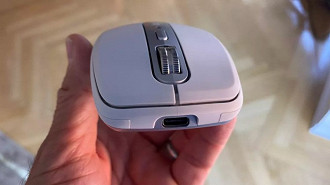 Porta USB-C do mouse sem fio MX Anywhere 3. Fonte: CNET (por David Carnoy)