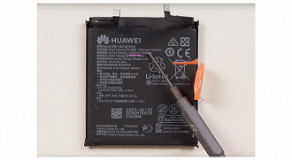 Capacidade de bateria é ótima, se compararmos diretamente com os modelos anteriores, pois o sistema da Huawei é muito bem otimizado.
