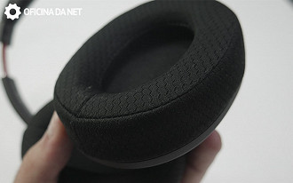 Temos malha esportiva nas earpads