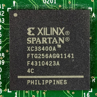 Imagem ilustrativa de um chip FPGA da Xilinx. Fonte: Xilinx