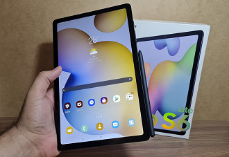 A tela do Galaxy Tab S6 Lite é IPS LCD porém não deixa a desejar.