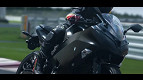 Kawasaki anuncia tecnologia de motos equipadas com IA e motores híbridos