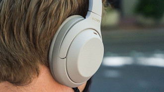 Headphone sem fio Bluetooth Sony WH-1000XM4. Fonte: DigitalTrends