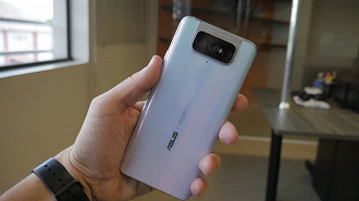 Zenfone 7 tem design bonito e pesado