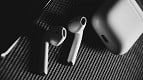 O que significam as luzes do gabinete do AirPods? O que significam as luzes do gabinete do AirPods?