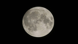 NASA afirma ter encontrado moléculas de agua na Lua.