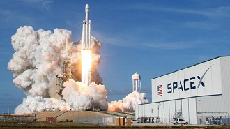 SpaceX é a primeira empresa privada a enviar um foguete ao espaço.