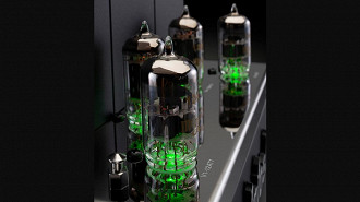 Válvulas (vacuum tubes) do amplificador valvulado McIntosh MHA200. Fonte: McIntosh Laboratory