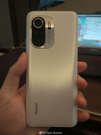 É comprovado que o Xiaomi Mi 11 serviu de referência para o design do Redmi K40 Pro. (Imagem: Reprodução / GizChina)